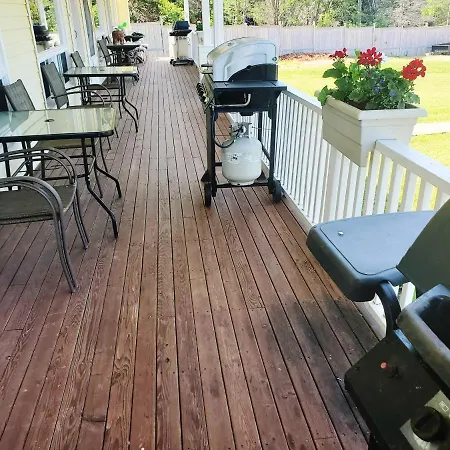 Boardwalk Motel Cavendish Exterior photo